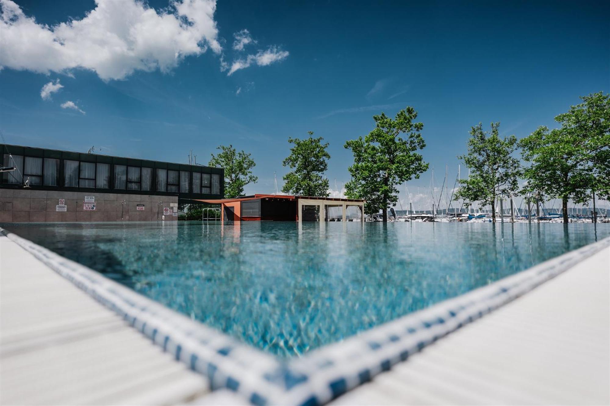 Butique Apartman Grand Балатонлелле Екстер'єр фото